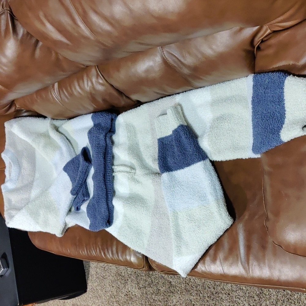 Comfy luxe premium set in cream,white, and navy stripe.